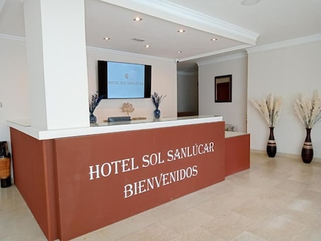 Lobby. Hotel Sol Sanlucar