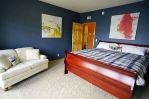 5 bedrooms, travel cot, WiFi, bed sheets