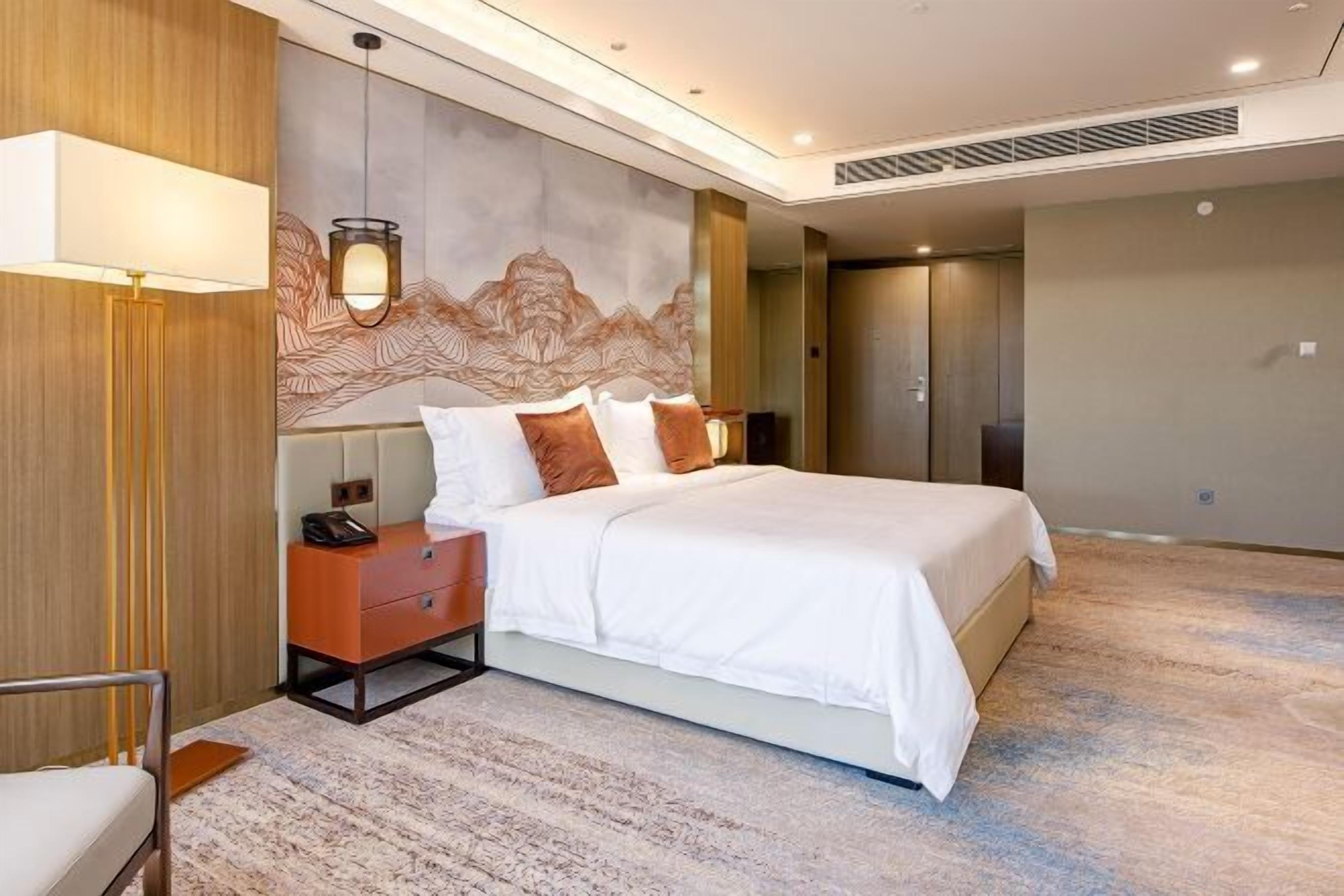 Premium bedding, minibar, in-room safe, desk