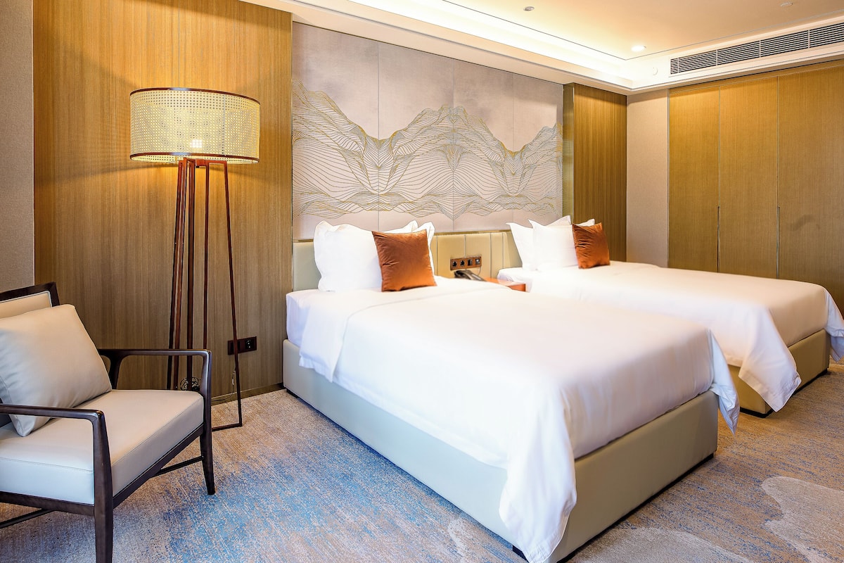 Premium Twin Room | 1 bilik tidur, peralatan tempat tidur premium, bar mini