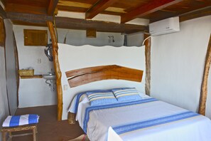 Habitacion Sencilla | Premium bedding, down comforters, free WiFi, bed sheets