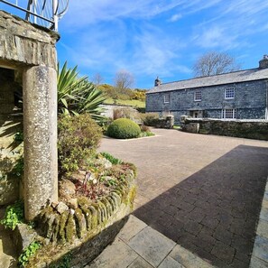 Property grounds - Ta Mill Dairy Cottage in a Stunning Retreat (Launceston)