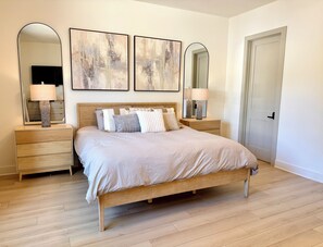 4 bedrooms, iron/ironing board, free WiFi, bed sheets