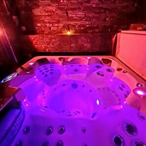 Spa - Ta Mill Meadowview Chalet 2 in a Stunning Retreat (Launceston)