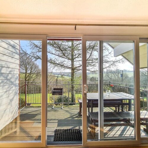 Ta Mill Meadowview Chalet 2 in a Stunning Retreat