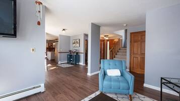 TV, fireplace, offices