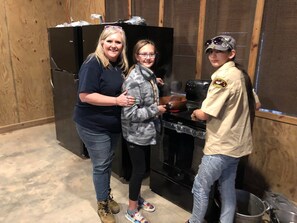 Interior - Cabin 6 - Rustic Mountain Cabin Rental - Up to 3 persons (Hatfield)