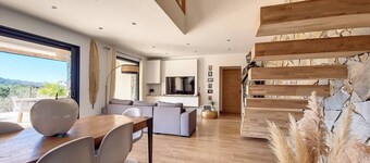 Villa 4 bedrooms + 1 T2 sea view and swimming pool