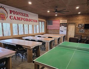 Meeting facility - Cabin 7 - Rustic Mountain Cabin - Up to 3 persons (Hatfield)