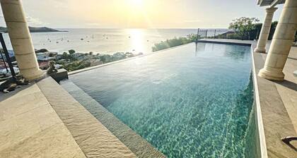 Chambre Bleue dans Villa Diamant, piscine, vue mer