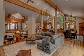 壁炉、桌上足球