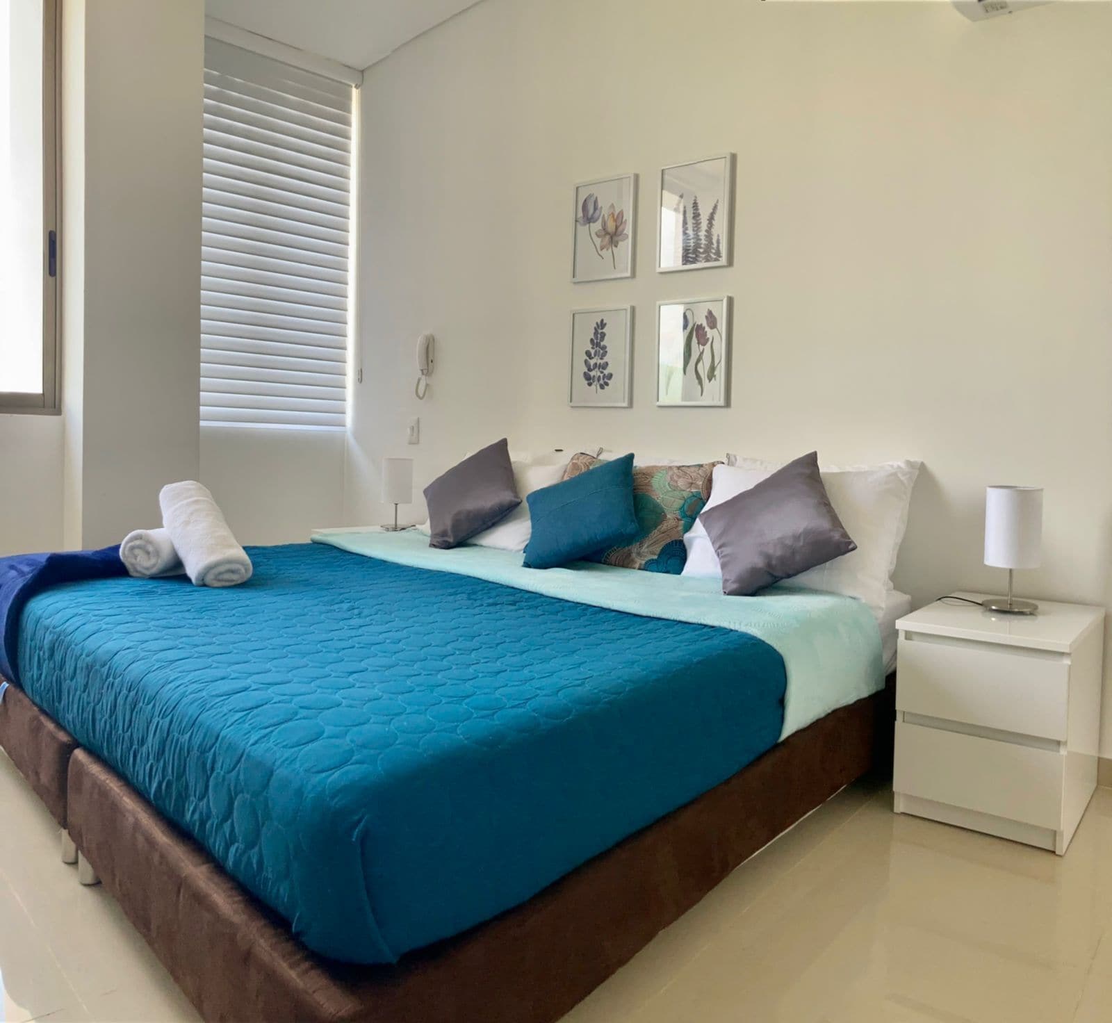 Basic Apartment | Free WiFi, bed sheets