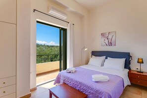 4 bedrooms, WiFi, bed sheets - Villa Ilos by Villa Plus (Pyrgos Psilonerou)