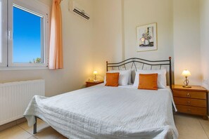 4 bedrooms, WiFi, bed sheets