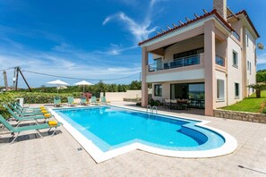 Pool - Villa Katerina Pente by Villa Plus (Kalives)