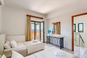 6 bedrooms, iron/ironing board, free WiFi, bed sheets