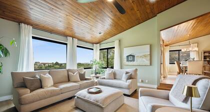 Wine Country Escape: King Beds, Hot Tub & EV Charger