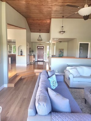 Smart-TV, peis, videospill og bøker