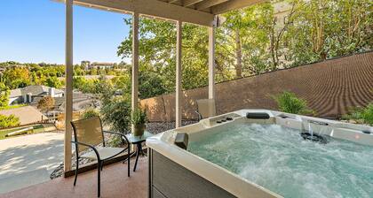 Wine Country Escape: King Beds, Hot Tub & EV Charger