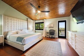 4 habitaciones, escritorio y tabla de planchar con plancha 
