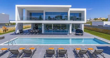 Villa Casa Magnolia by Villa Plus