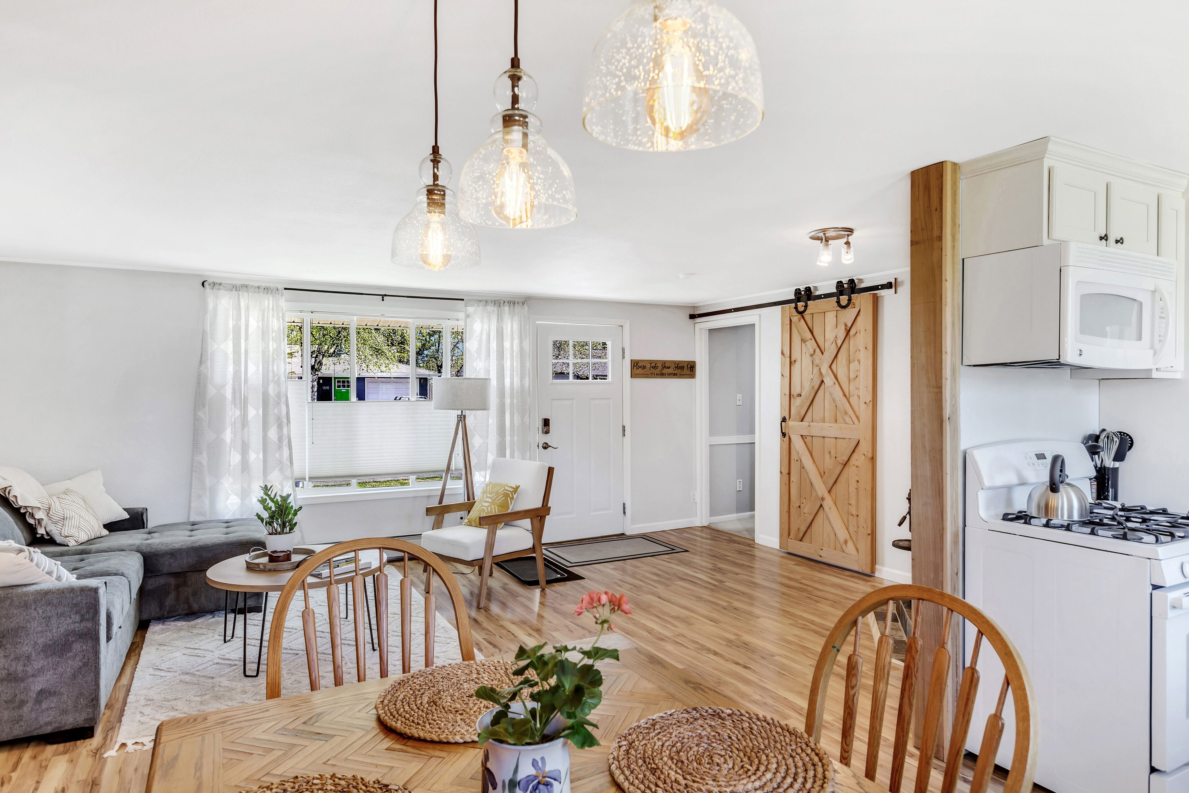 The Anchorage:  3bedroom, 4 bed, 1 bath house in Airport Heights.