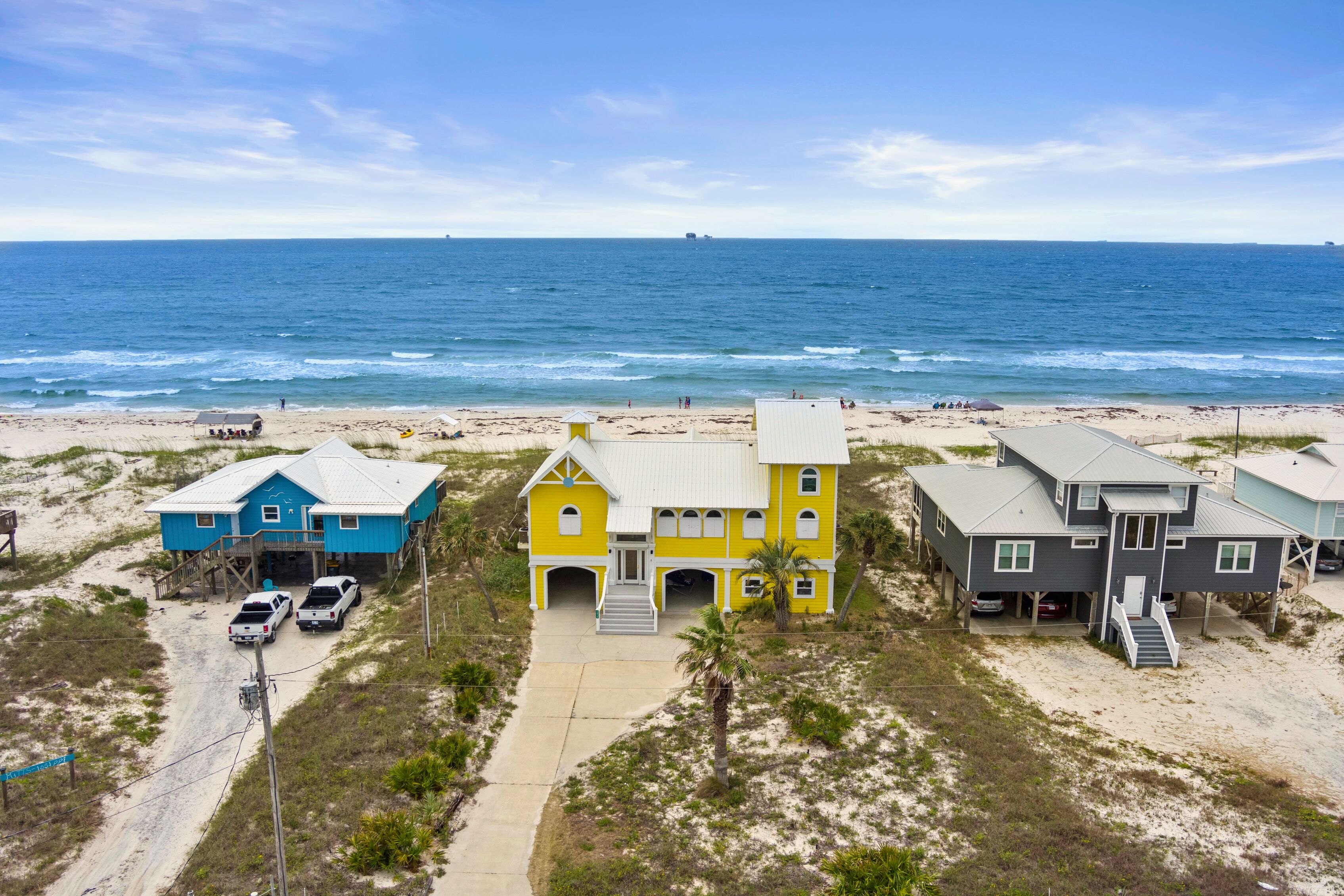 Luxury BEACH FRONT Home - Available August 16-17 & 24-28 - Beautiful Views