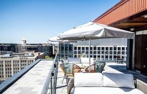 Rooftop terrace - The Morrow Washington Dc, Curio Collection By Hilton (Washington)