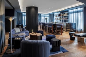 2 bares/lounges