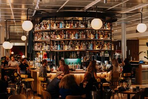 Bar (en la propiedad)