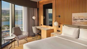 Premium Room, 1 King Bed, Non Smoking, Sea View (Corner) | 1 bedroom, in-room safe, desk, laptop workspace