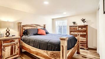 2 chambres, fer et planche à repasser, Wi-Fi gratuit, draps fournis