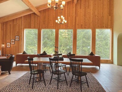 #6 Sequoia King Room-Private Bath Olympic Nat. Prk