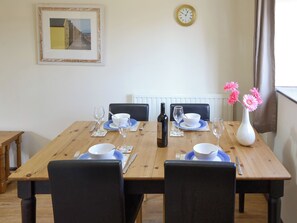 Dining - 3 bedroom accommodation in Knapton, near North Walsham (Knapton, near North Walsham)