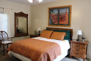 Room, 1 Queen Bed, Kitchenette, Garden View (The Bonnie Inn Unit 6) | 1 bedroom, free WiFi, bed sheets - The Bonnie Inn Unit 6 (San Andreas)