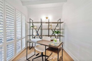 Interior - Luxury Escape: Close to beach, heavenly beds (Fort Lauderdale)