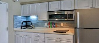 Enjoy sunrise AND sunset! Best of both worlds! Beachfront beauty you'll love!!!!