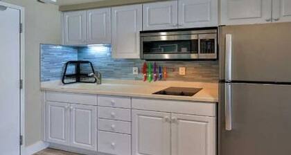 Enjoy sunrise AND sunset! Best of both worlds! Beachfront beauty you'll love!!!!