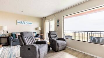 Smart TV, fireplace, video games, DVD player