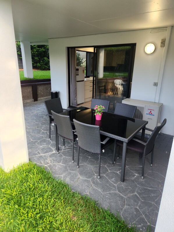 Outdoor dining