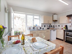 غسالة أطباق، كرسي للأطفال