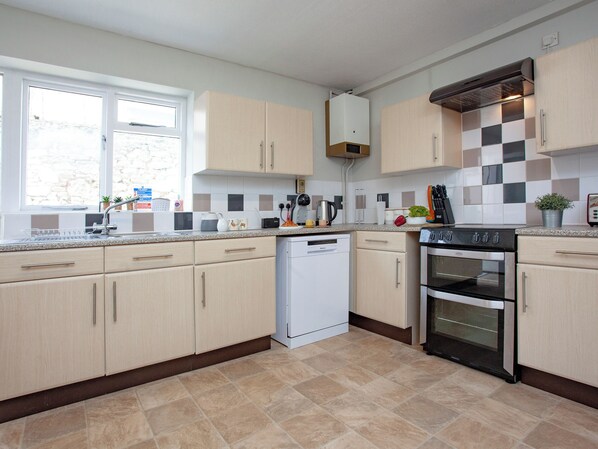 غسالة أطباق، كرسي للأطفال