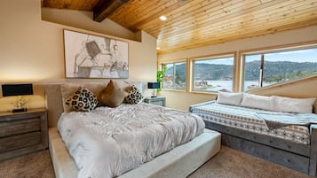 3 bedrooms, travel crib, free WiFi, bed sheets