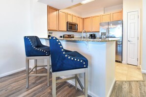 The Palms of Destin 21008 - Breakfast Bar - Modern Condo on the 10th Floor of The Palms of Destin (Destin)