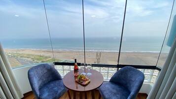 Deluxe Double Room, 1 Queen Bed, Beach View | Down duvets, in-room safe, free WiFi, bed sheets