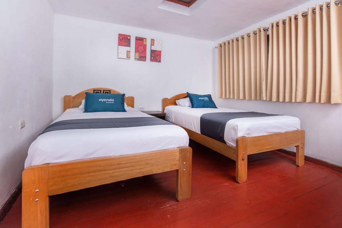 Hypo-allergenic bedding, free WiFi, bed sheets