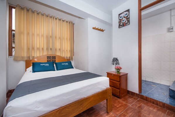 Hypo-allergenic bedding, free WiFi, bed sheets