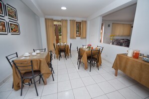 Free daily continental breakfast