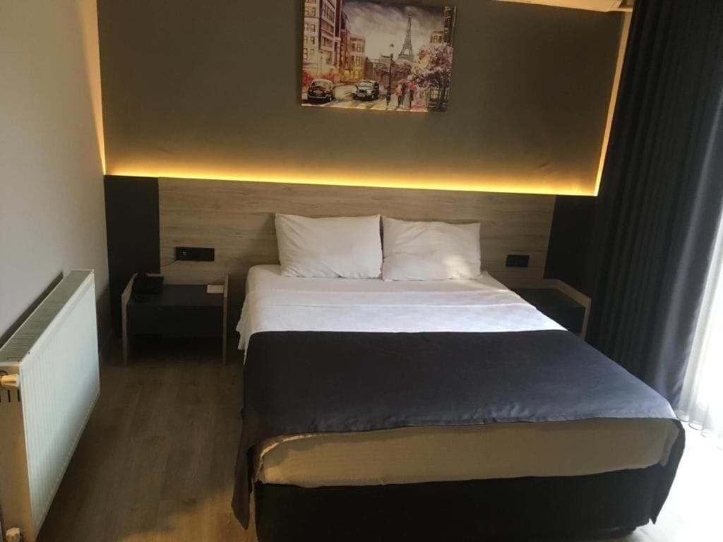 Standard Double or Twin Room | Premium bedding, minibar, free WiFi, bed sheets