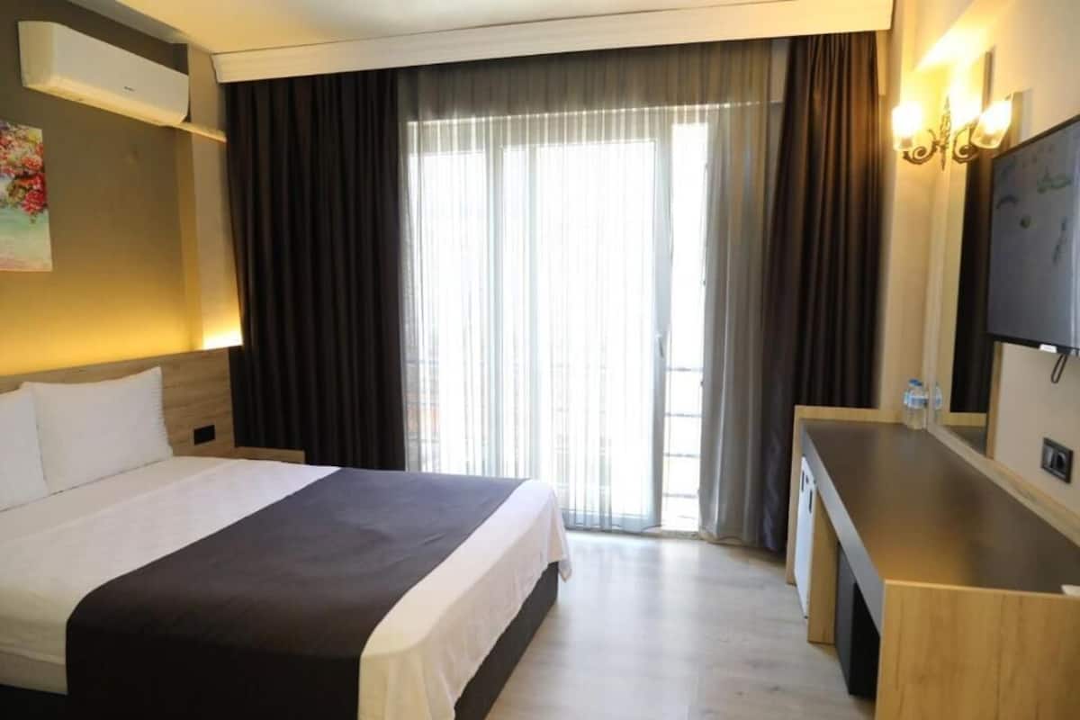 Standard Double or Twin Room | Premium bedding, minibar, free WiFi, bed sheets